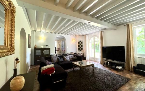 Maison à vendre    6 pièces •  Mézières-sur-Seine