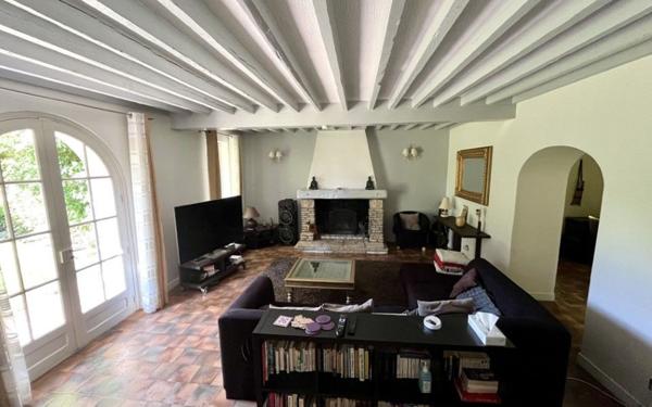 Maison à vendre    6 pièces •  Mézières-sur-Seine