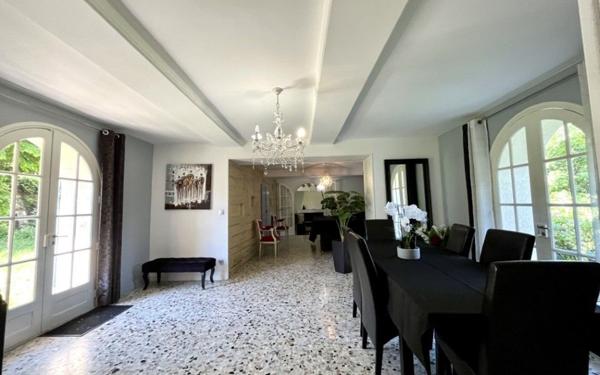 Maison à vendre    6 pièces •  Mézières-sur-Seine