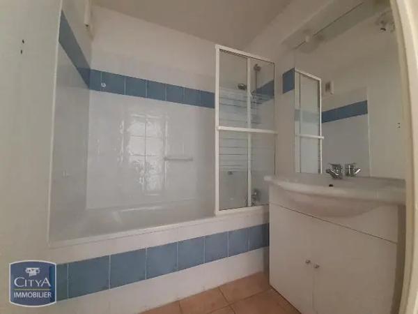 Appartement à louer 3 pièces 56.53m² Nîmes (30000)