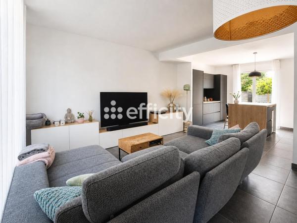 Maison
         6 pièces
        - 127 m² 399 000 € *
