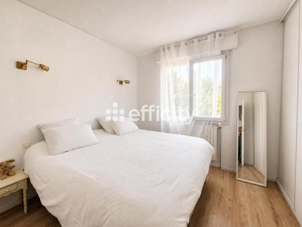 Maison
         6 pièces
        - 127 m² 399 000 € *