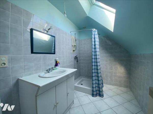 Belle maison en pierre avec 900 m² de terrain, bourg de Plumelec