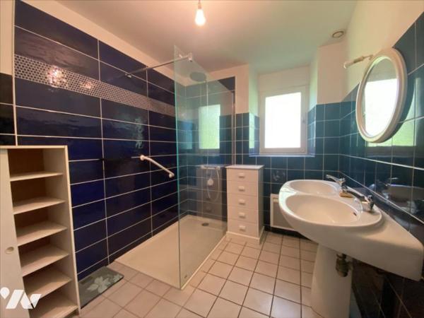 Belle maison en pierre avec 900 m² de terrain, bourg de Plumelec