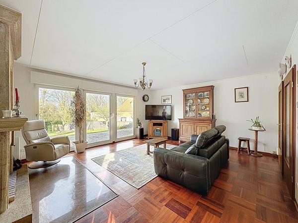 Maison située à Nanteuil les Meaux - vivable de plain pied - 5 chambres - jardin de 1330 m2 et sous-sol total