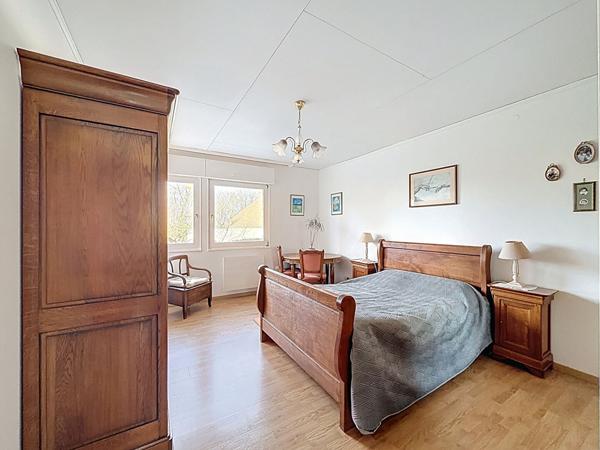 Maison située à Nanteuil les Meaux - vivable de plain pied - 5 chambres - jardin de 1330 m2 et sous-sol total