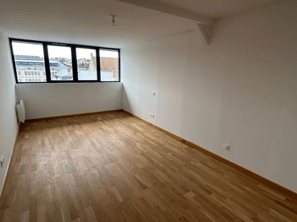 Appartement 4 pièces T4 F4 148.4 m² à Poitiers 34 BOULEVARD CHASSEIGNE 86000 à louer