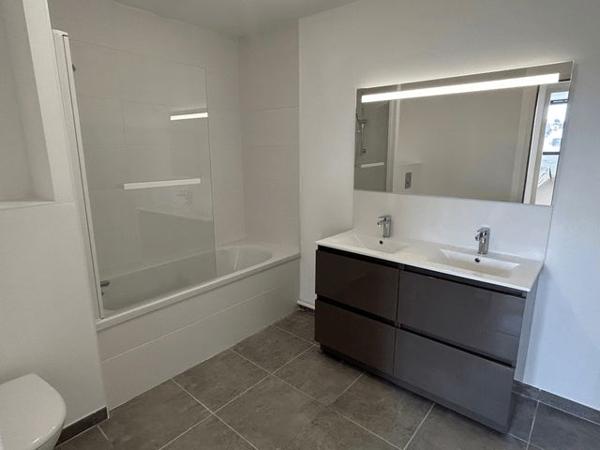 Appartement 4 pièces T4 F4 148.4 m² à Poitiers 34 BOULEVARD CHASSEIGNE 86000 à louer