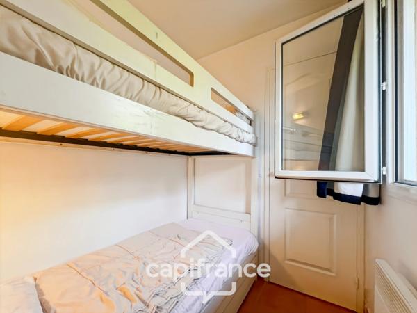 GOLF de PONT ROYAL appartement exceptionel de 54 m2 en rez de jardin, 3 chambres, 1 salle de bain , 1 salle d'eau, grande loggia, place de parking