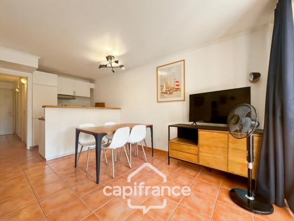 GOLF de PONT ROYAL appartement exceptionel de 54 m2 en rez de jardin, 3 chambres, 1 salle de bain , 1 salle d'eau, grande loggia, place de parking