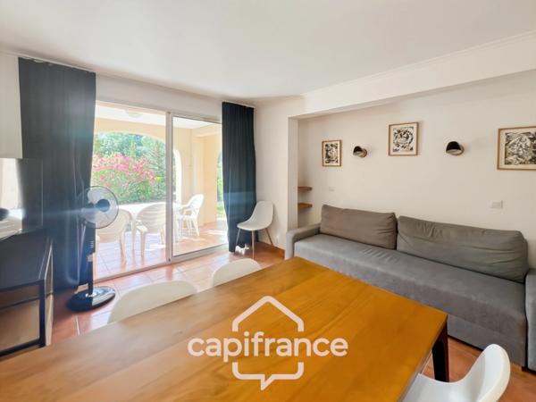 GOLF de PONT ROYAL appartement exceptionel de 54 m2 en rez de jardin, 3 chambres, 1 salle de bain , 1 salle d'eau, grande loggia, place de parking