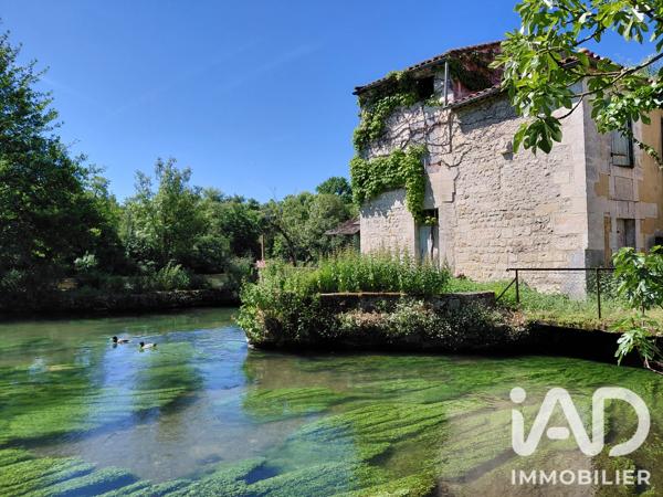 Location maison 5 pièces 119 m² Ruelle-sur-Touvre