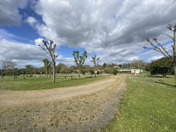 Airvault (79600) Airvault Investissement ideale avec camping