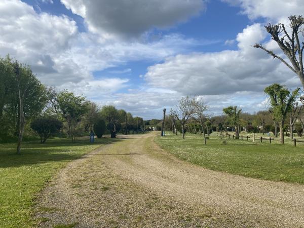 Airvault (79600) Airvault Investissement ideale avec camping