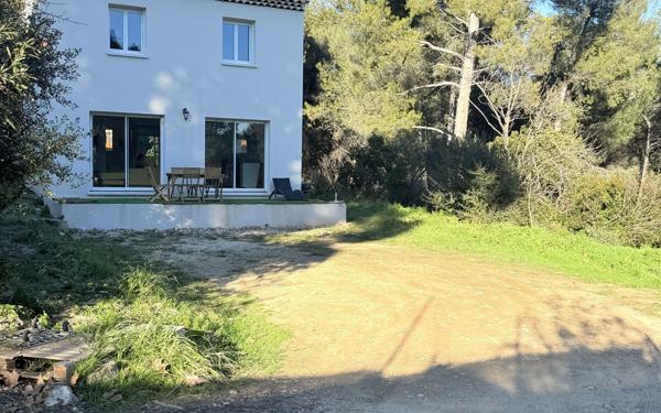 Maison à vendre    4 pièces •  Marseille 11