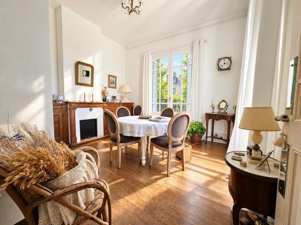 Un petit manoir au charme fou, entouré de verdure