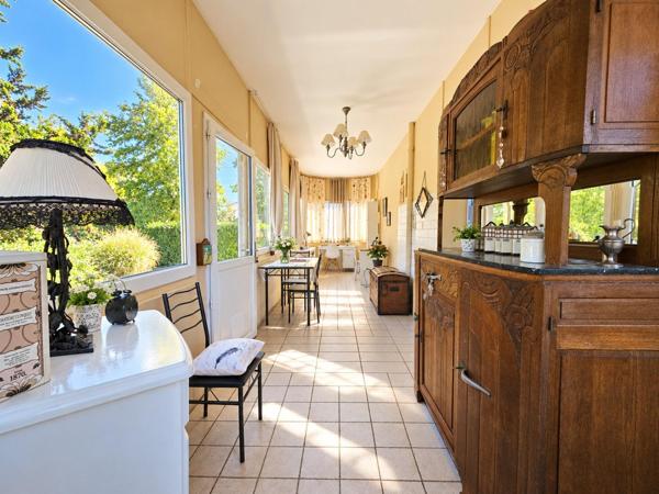 Un petit manoir au charme fou, entouré de verdure