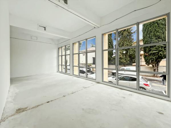 Aix-en-Provence (13090) LOCATION - TRES BEAU LOCAL COMMERCIAL - AIX EN PROVENCE