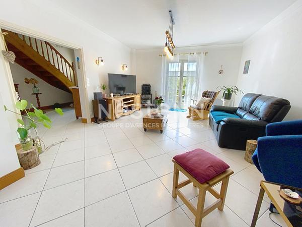 Maison clé en main à Tiercé avec 5 chambres et grand terrain