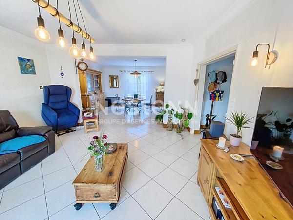 Maison clé en main à Tiercé avec 5 chambres et grand terrain