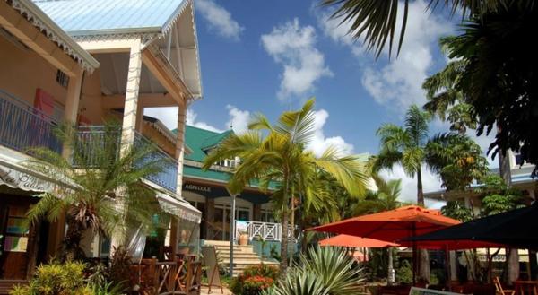 Vue mer imprenable et plage à pied – Appartement T3 de standing de 70 m² (85,89m2) à l’Anse Mitan - LES TROIS ILETS (972)