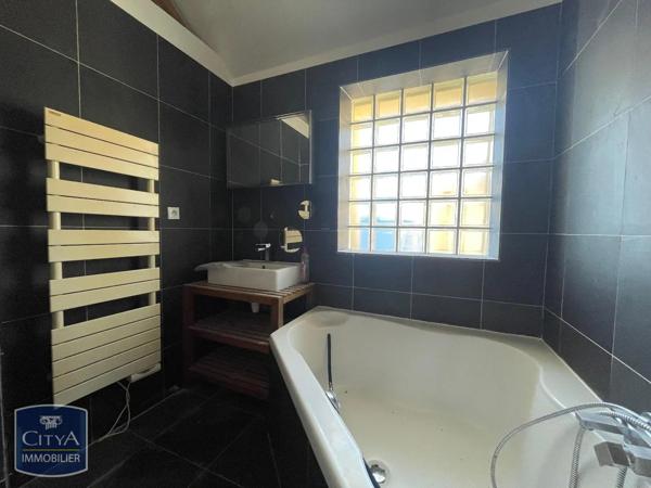 Maison à louer 6 pièces 146.93m² Gas (28320)