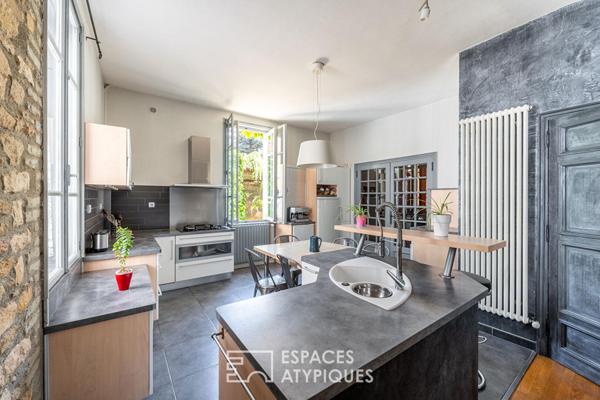 Maison bourgeoise avec dépendances en hypercentre