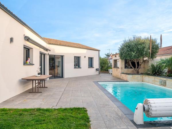 Maison Olonne sur Mer 144.64 m² 3 chambres jardin piscine garage 1 km YLIUM