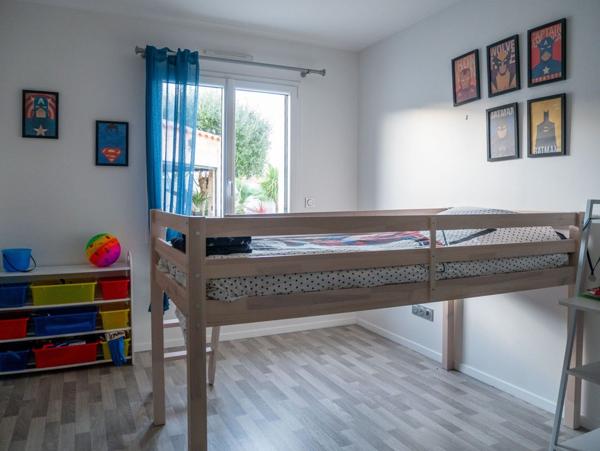 Maison Olonne sur Mer 144.64 m² 3 chambres jardin piscine garage 1 km YLIUM