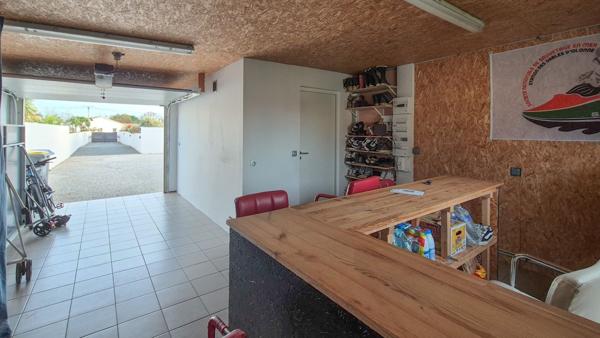 Maison Olonne sur Mer 144.64 m² 3 chambres jardin piscine garage 1 km YLIUM