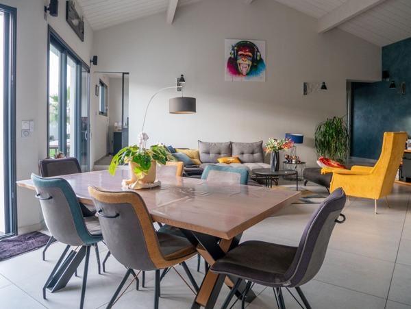 Maison Olonne sur Mer 144.64 m² 3 chambres jardin piscine garage 1 km YLIUM