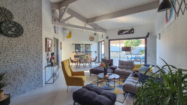 Maison Olonne sur Mer 144.64 m² 3 chambres jardin piscine garage 1 km YLIUM