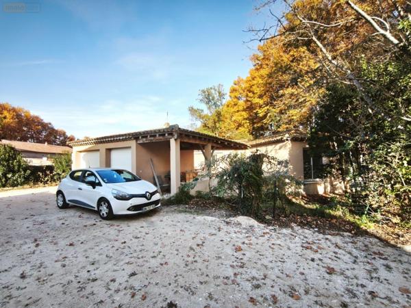 Maison à vendre à Saint-Martin-de-Crau dans les Bouches-du-Rhône (13310), ref : 075/184   
Centre