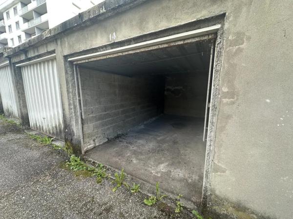 Parking / Box à louer à Jacob-Bellecombette (73000)