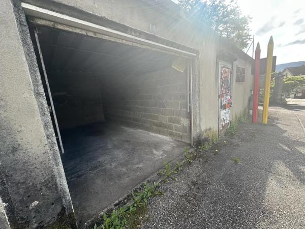 Parking / Box à louer à Jacob-Bellecombette (73000)
