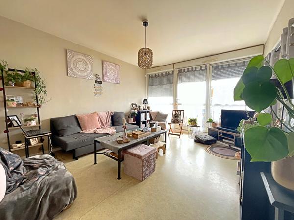 Appartement T4 de 72.93m2 avec balcon et cave dans une residence avec gardien