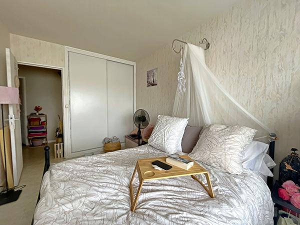 Appartement T4 de 72.93m2 avec balcon et cave dans une residence avec gardien