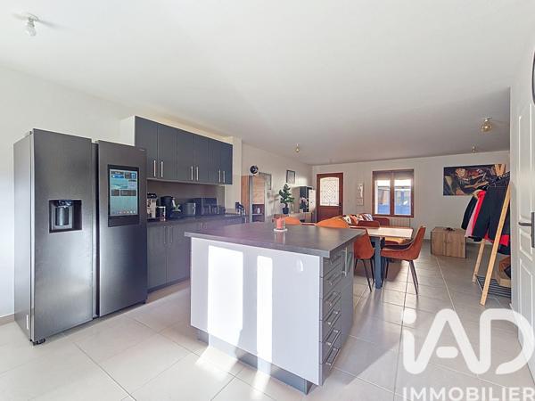 Maison à vendre 5 pièces 94 m² Guignes