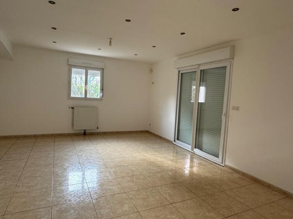 PAVILLON INDIVIDUEL DE PLAIN PIED 5 CHAMBRES + GARAGE