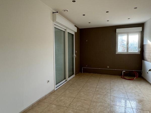 PAVILLON INDIVIDUEL DE PLAIN PIED 5 CHAMBRES + GARAGE