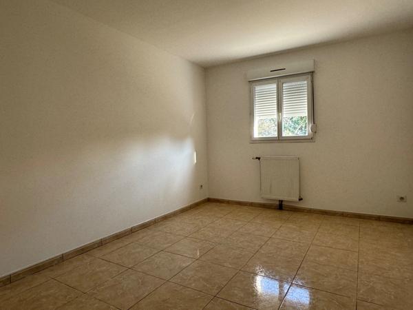 PAVILLON INDIVIDUEL DE PLAIN PIED 5 CHAMBRES + GARAGE