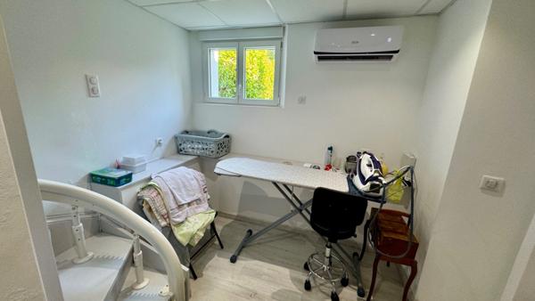 Maison, villa à vendre vue mer - 4 pièces - 165 m² - Garage 36 m² - Jardin clos - PORT DES BARQUES (17)