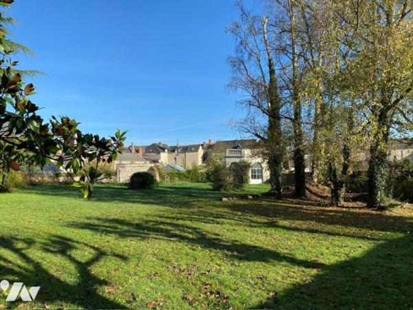 30 MN ANGERS NORD MAISON BOURGEOISE AVEC DEPENDANCES ET GRAND JARDIN