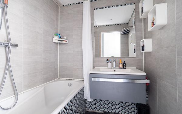 Appartement à vendre    5 pièces • 97,52 m2 Lyon 7