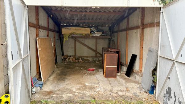 Maison de ville au calme avec jardin et garage