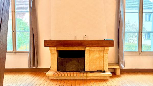 Maison de ville au calme avec jardin et garage