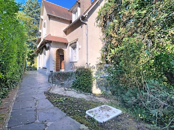 LA CHARTRE SUR LE LOIR (72),Maison 119m²à vendre-5 pièces- terrasse- garage double- jardin et prairie