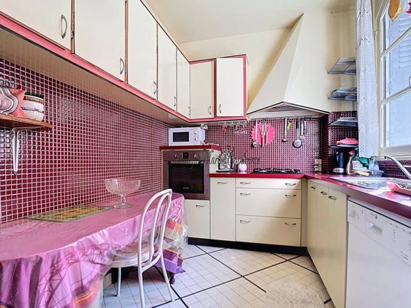 LA CHARTRE SUR LE LOIR (72),Maison 119m²à vendre-5 pièces- terrasse- garage double- jardin et prairie