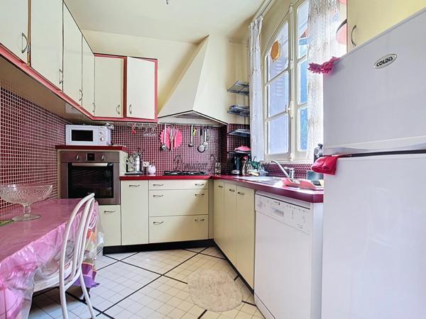 LA CHARTRE SUR LE LOIR (72),Maison 119m²à vendre-5 pièces- terrasse- garage double- jardin et prairie