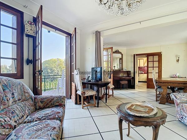 LA CHARTRE SUR LE LOIR (72),Maison 119m²à vendre-5 pièces- terrasse- garage double- jardin et prairie